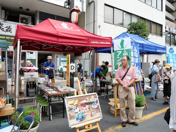 出店テント設置の様子