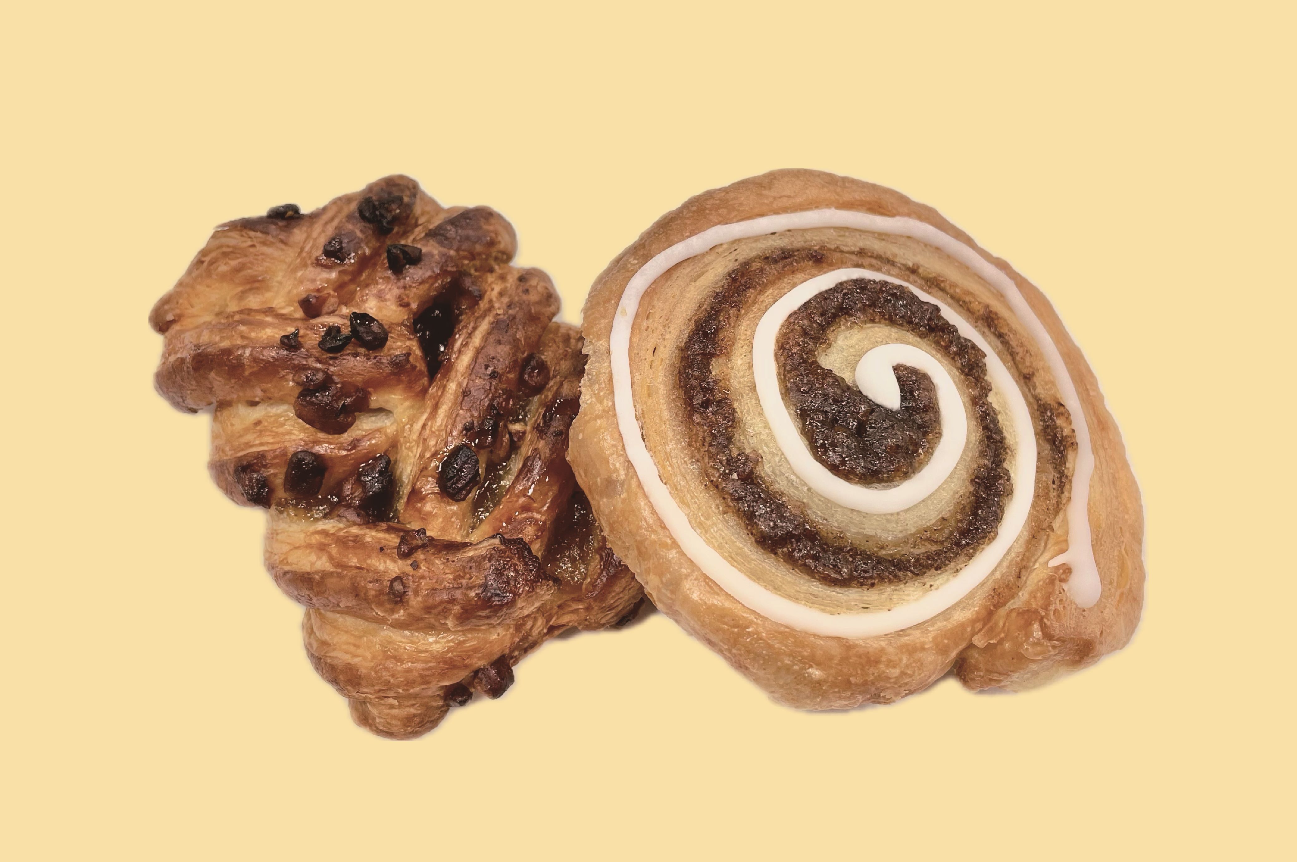 メープルとシナモンのデニッシュが並ぶ画像