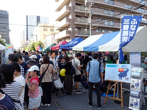 出店テント設置の様子